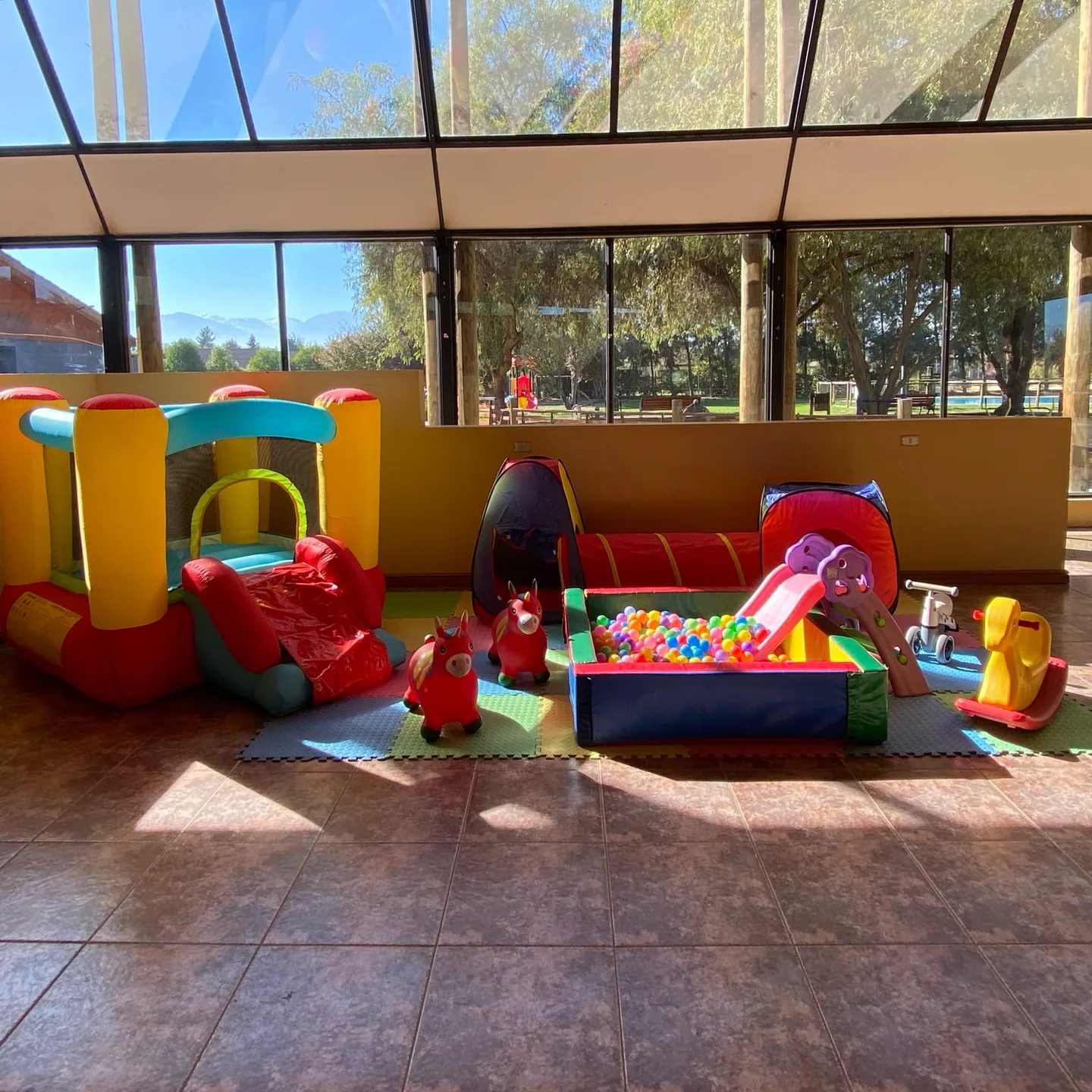 Plaza blanda de Bebé León instalada para un cumpleaños en Maipú